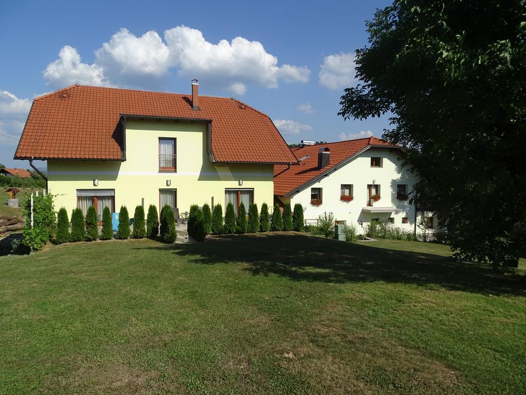 ורהניקה Guesthouse Mesec Zaplana מראה חיצוני תמונה