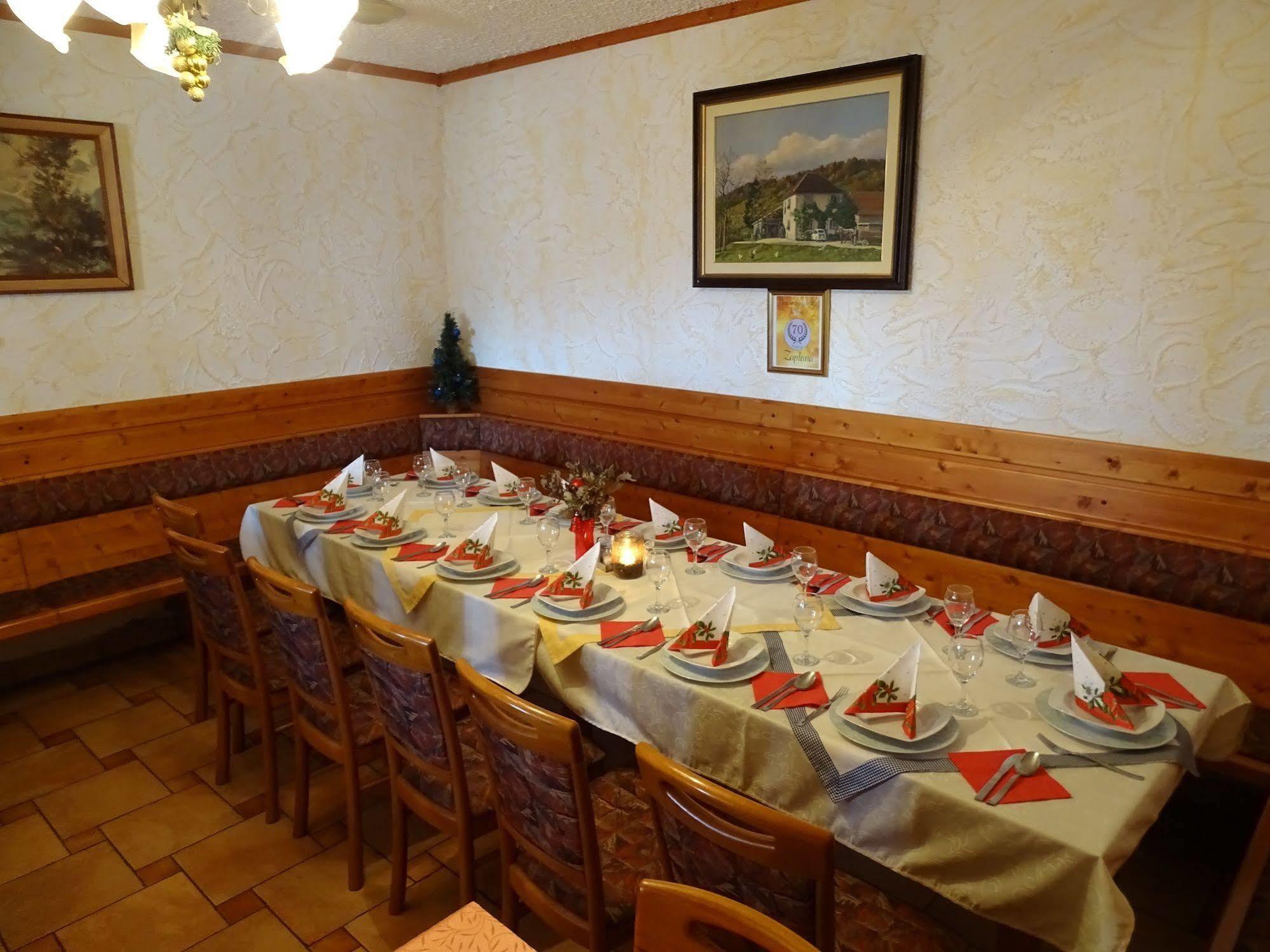 ורהניקה Guesthouse Mesec Zaplana מראה חיצוני תמונה